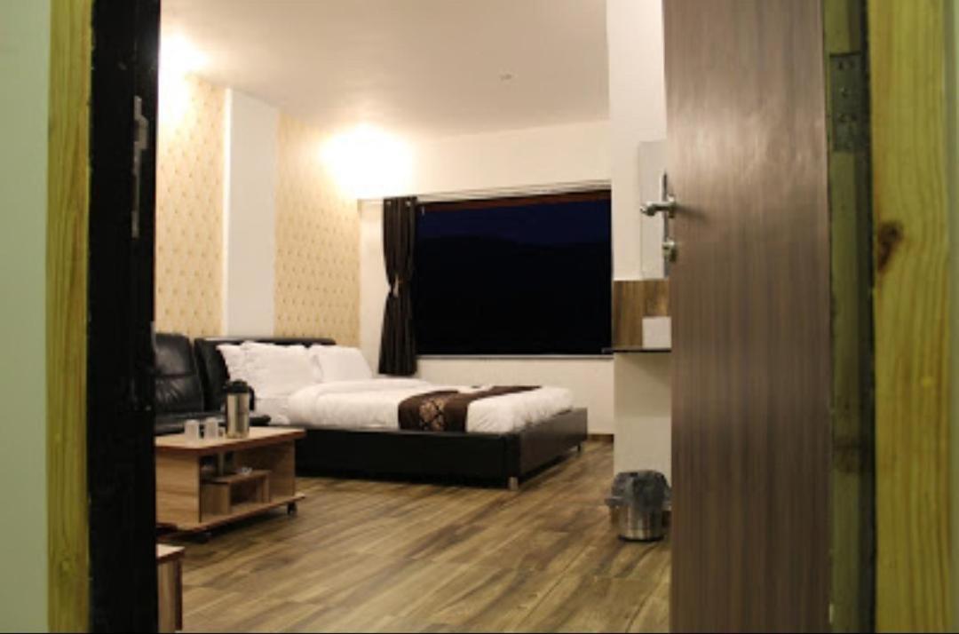 Hotel Strawberry Hills Saputara Esterno foto