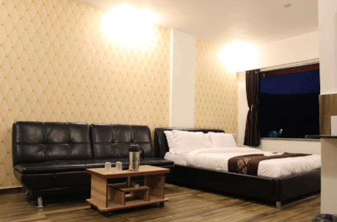 Hotel Strawberry Hills Saputara Esterno foto