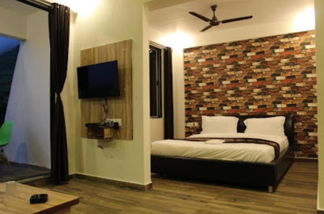 Hotel Strawberry Hills Saputara Esterno foto