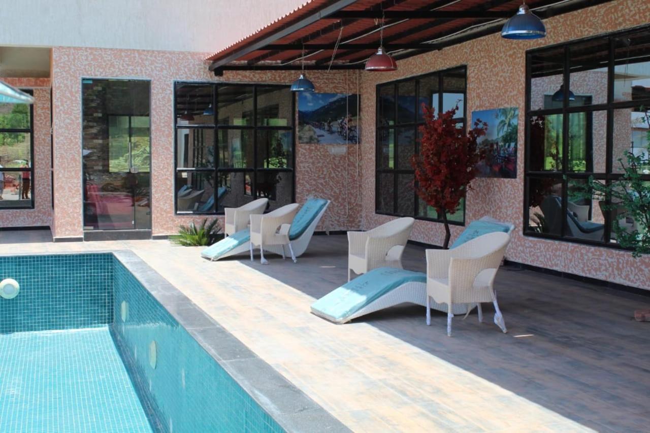 Hotel Strawberry Hills Saputara Esterno foto